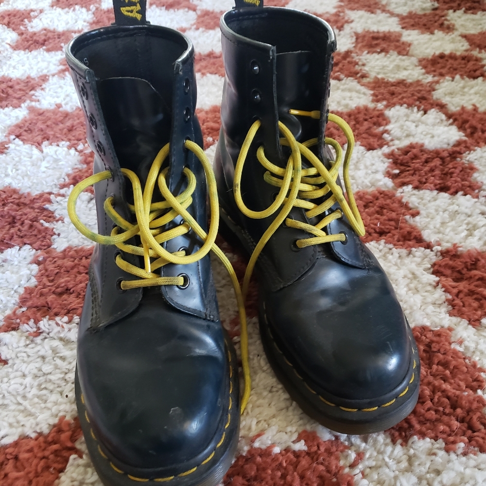 Navy Dr martens w/ yellow laces, great condition